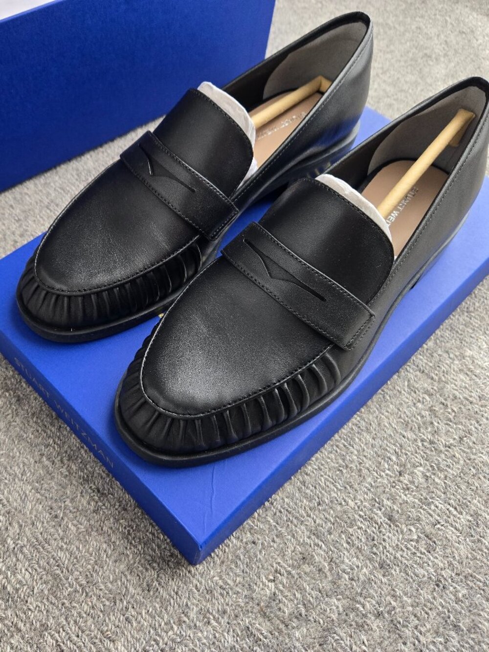 Stuart Weitzman Luanne Women's Black Loafer